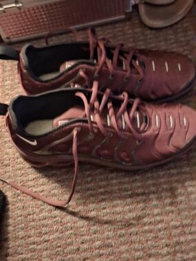 Womens Maroon Size 9 Vapormax Nike  Athletic Sneakers